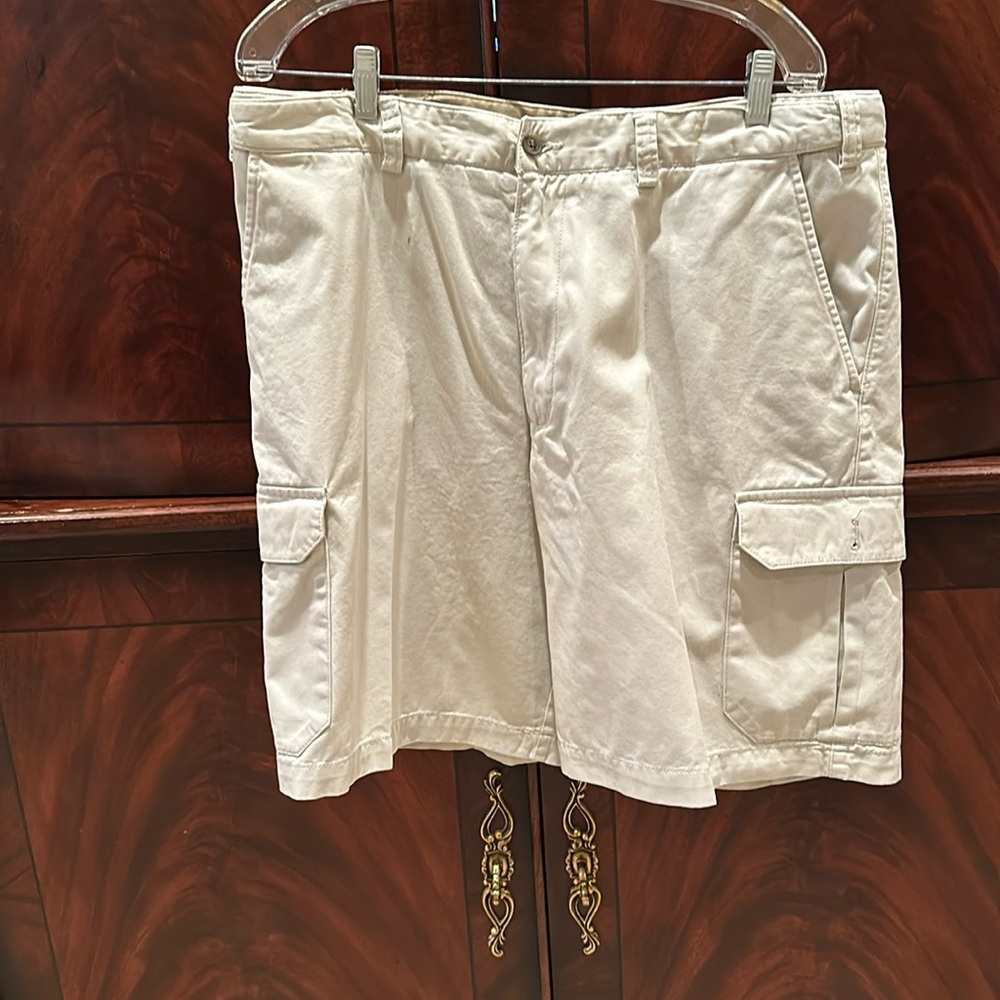 Men’s cargo shorts waist size 40
